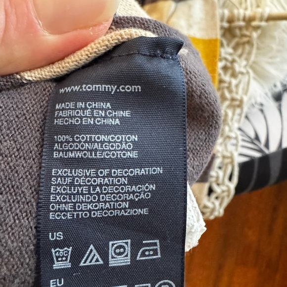 Tommy Hilfiger sweater - Picture 4 of 4